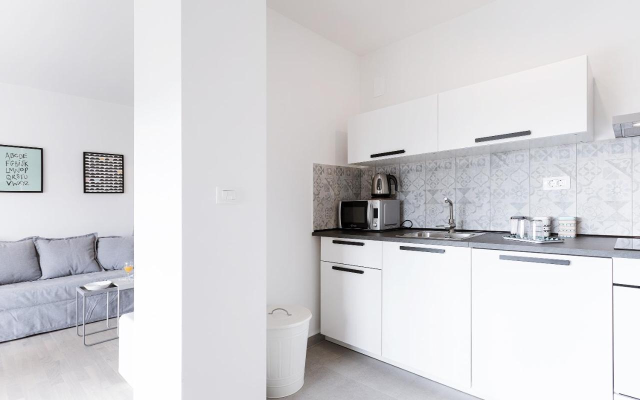 Apartment Black & White Сплит Экстерьер фото